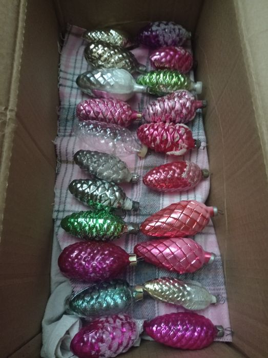 Ёлочные игрушки СССР  шары и шишки