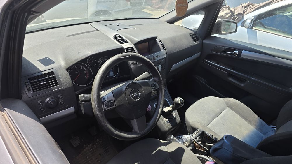 Opel Zafira B 1.9 120 коня на части