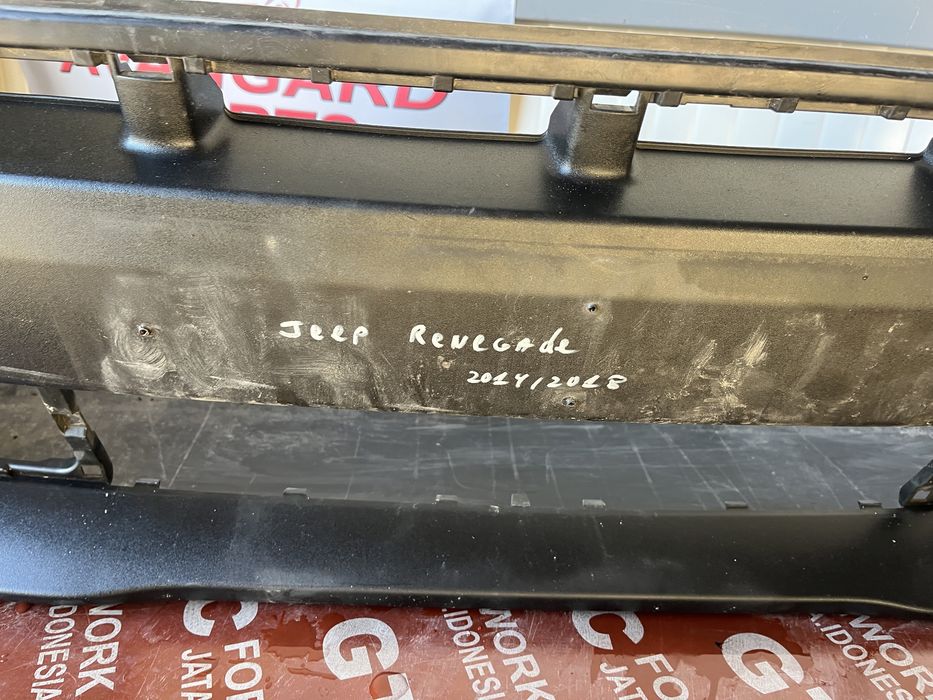 Предна броня Jeep Renegade 6 бр