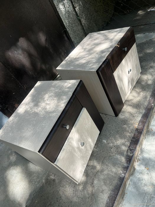 Тумбочки добротные одинаковые