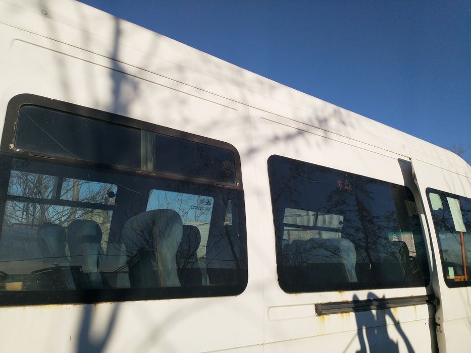 Geamuri / scaune / polite microbuz persoane Iveco / Sprinter / Crafter