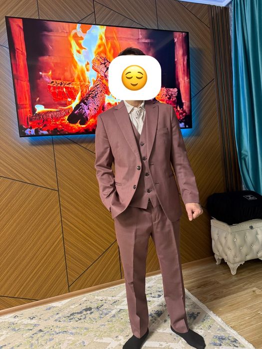 Продам костюм тройка