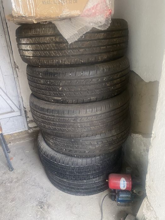 Продам резину 235’60’18