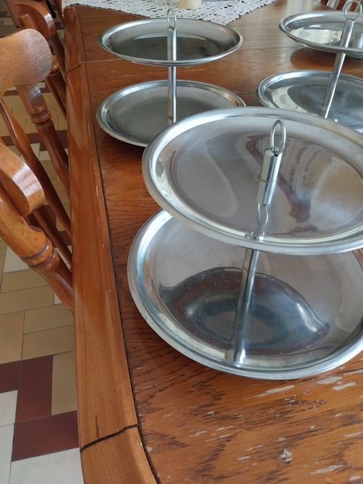 Tavite suprapuse ,pentru evenimente din inox