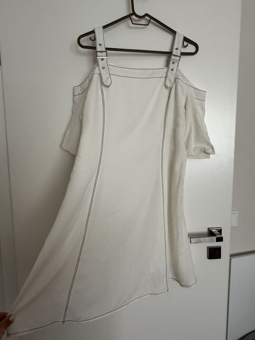 Официални рокли - обличани по веднъж