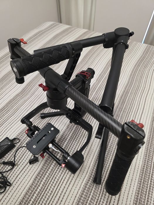 Stabilizator DSLR DJI Ronin M