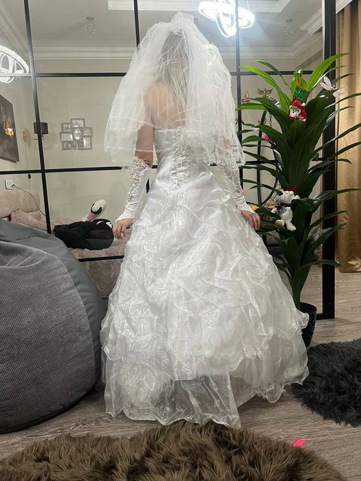 Свадебное платье