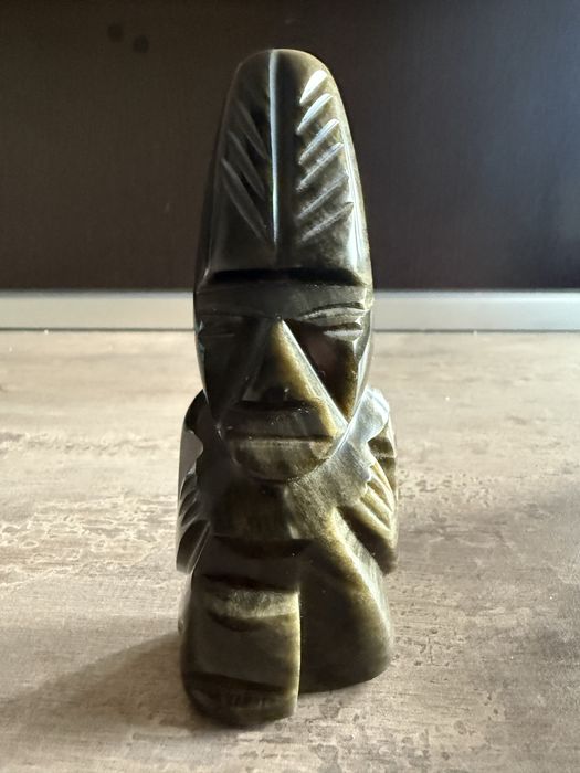 Totem aztec din obsidian