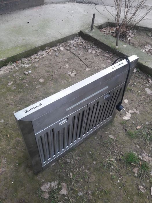 Продаются вытяжка  Goodwell электроника в рабочем состоянии без  гафры