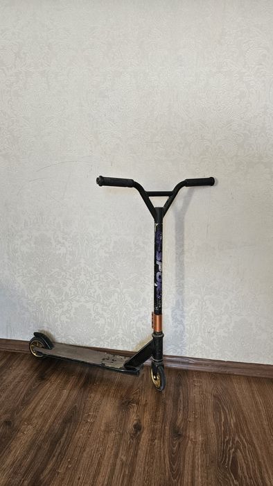 Продам самокат железный, трюковый