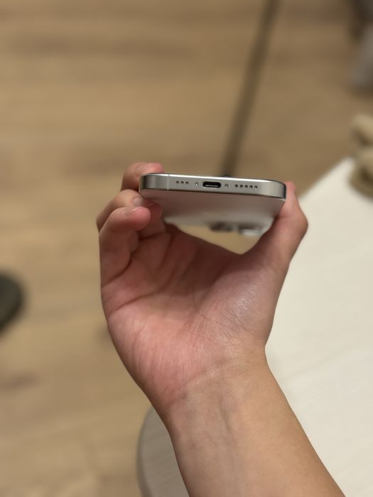 iPhone 16 Pro 256 GB 97% аккумулятора