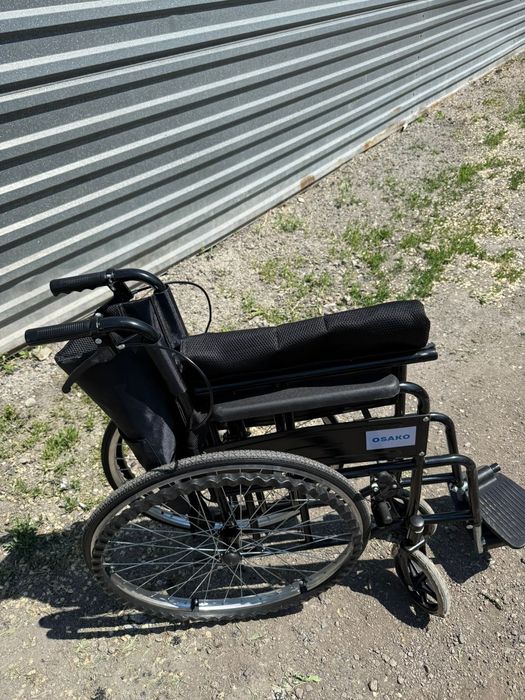 Продам инвалидную коляску