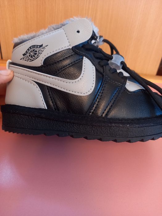 зимние детские кроссовки