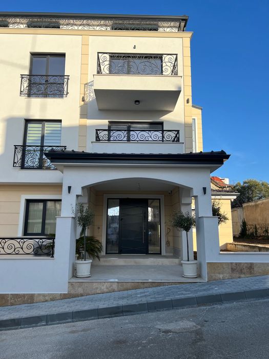 Продава се Двустаен апартамент в Черноморец - 81 кв.м за 1420 €/кв.м - Снимка #1