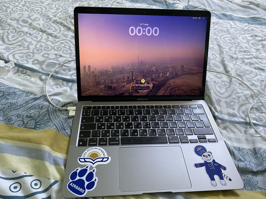 MacBook Air M1 2020 8/256 GB