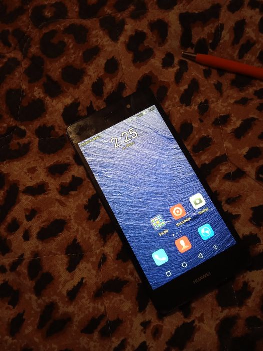 Здрав и работещ Huawei p8lite