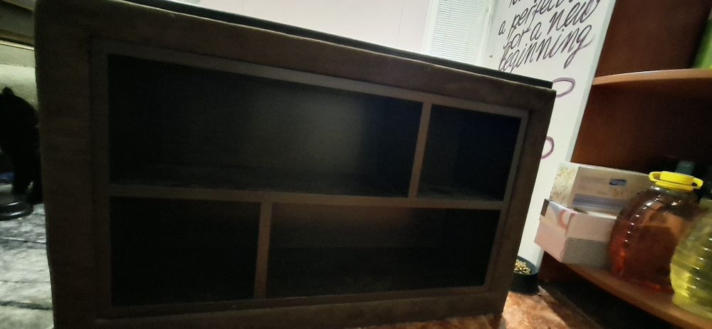 Рафт за лежанка с рафтове