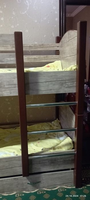 Продается 2х ярусный Кроват  почти новый хороший состояние