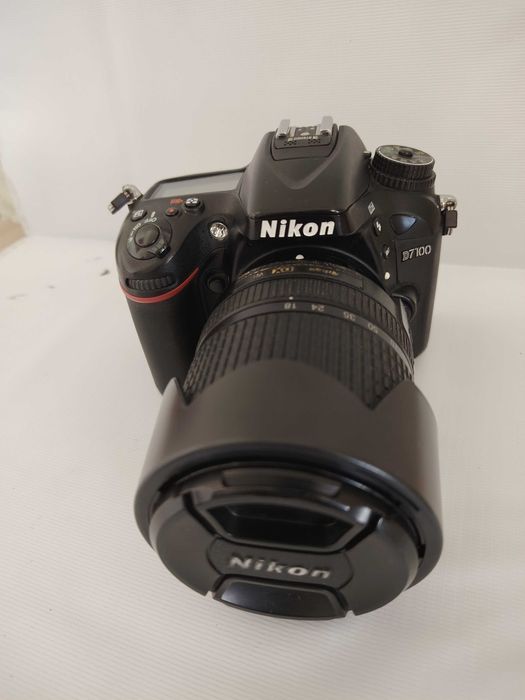 Nikon D7100 c 18-140-VR.