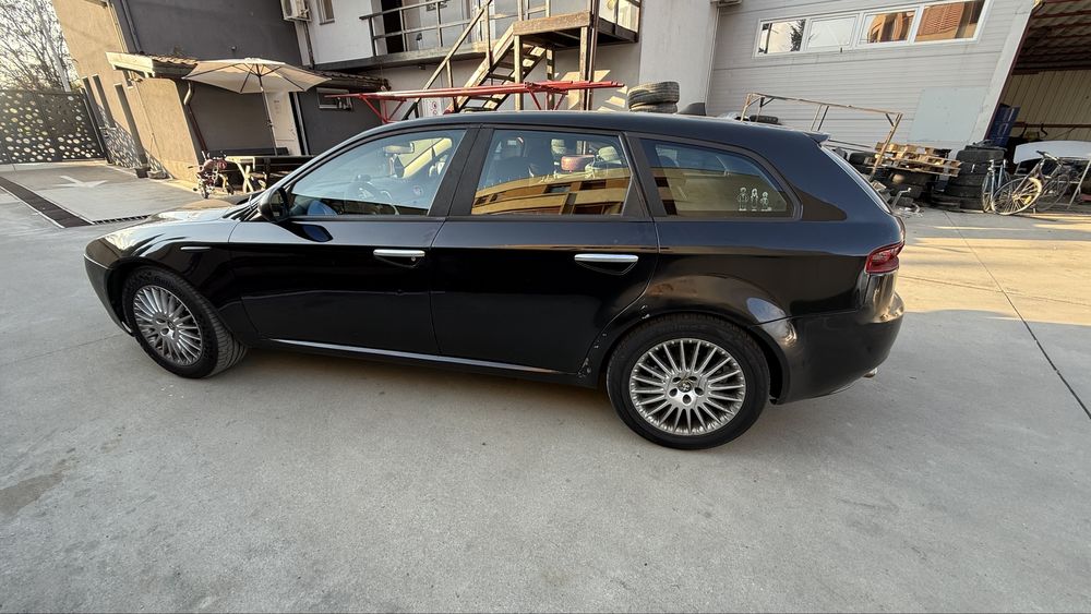 Vand sau schimb alfa romeo 159