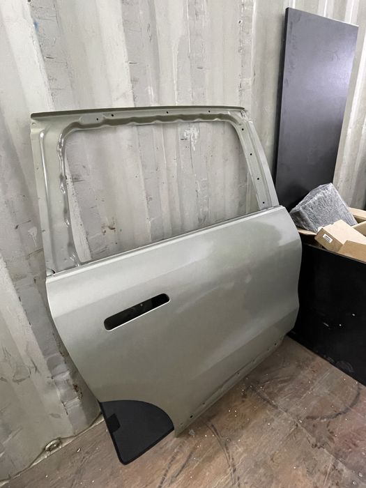 Продам Двери на Li 7