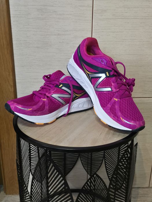Adidasi sport  New Balance Vazee, marime 40