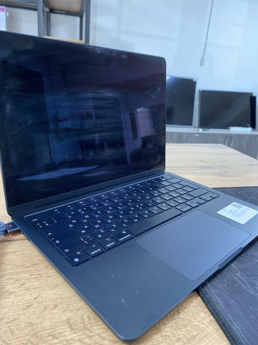 Macbook Air m3 2024 Baitimes 0-0-12