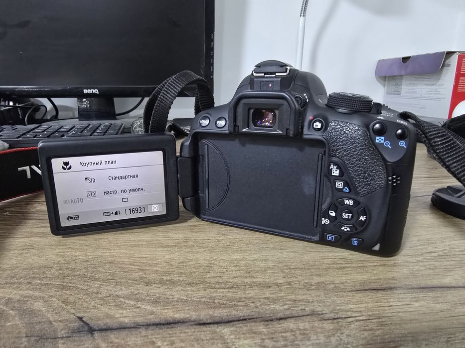 Canon EOS 700D в отличном состоянии