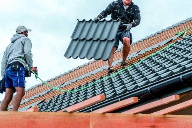 Acoperișuri metalice și tradiționale realizate impecabil