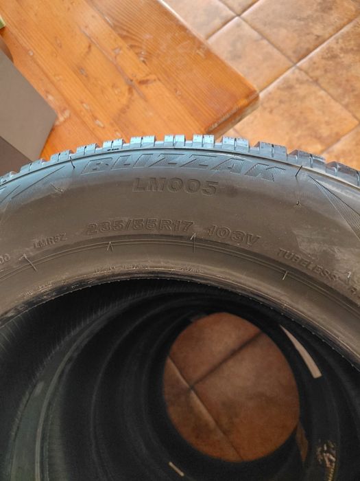 Зимни гуми Bridgestone driveguard 235/55 R17