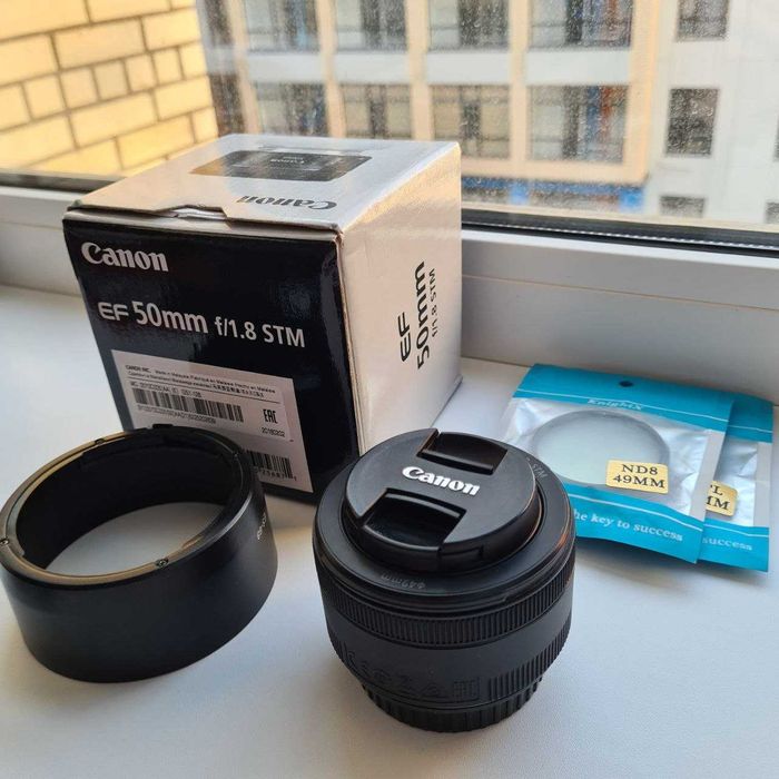 Продам Canon EOS 6D mark 2 + 50mm STM + комплект
