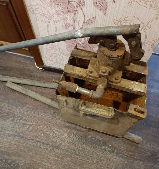 Ручной гидравлический пресс