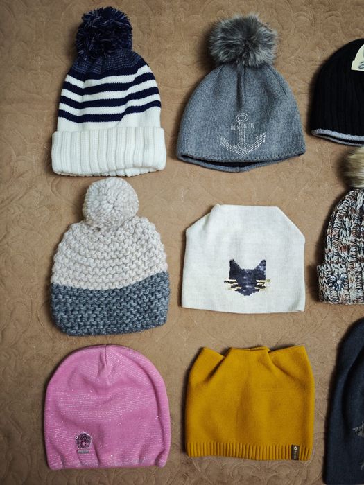 Шапочки для девочек. НОВЫЕ. За все 5000т.