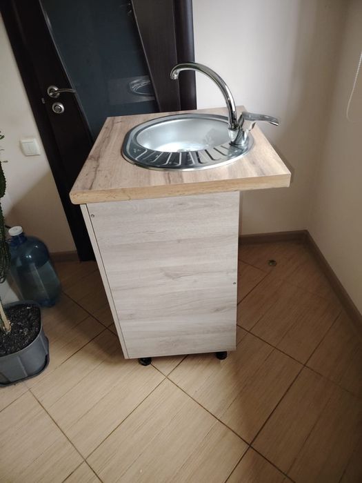 Продам кухонную тумбу мойку