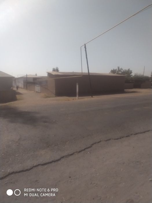 Уй сотилади Ўрта Чирчик туманида