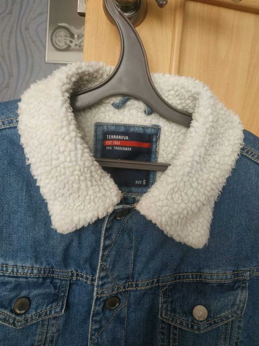 Модная джинсовая мужская куртка