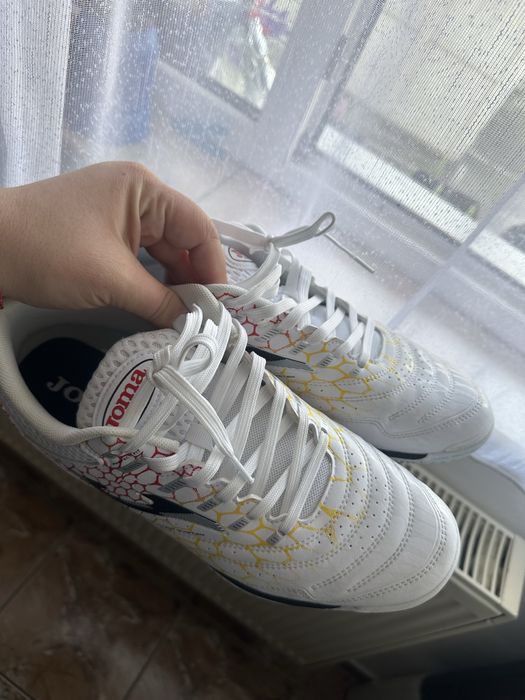 Adidasi fotbal barbati