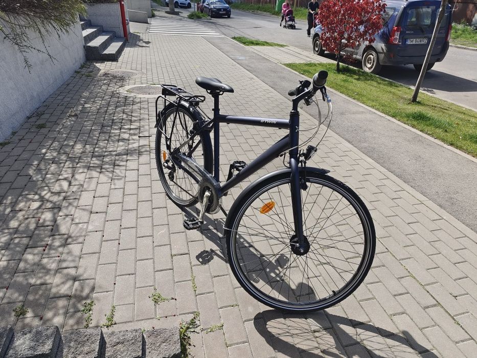 Vand Bicicleta b-twin city că noua 10 din 10 folosita de 3-5 ori.