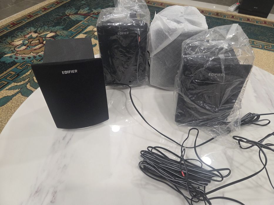 Продам только 4 колонки от Edifier R501BT