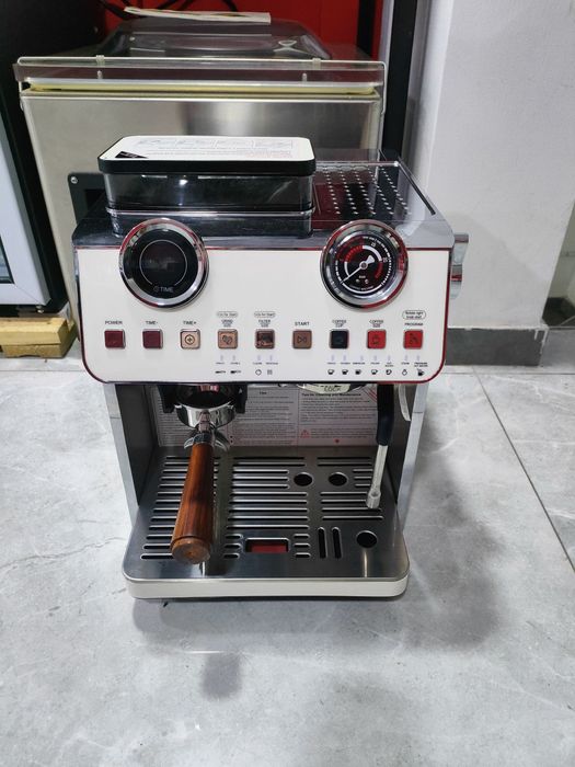 Кофемашина срочно продам