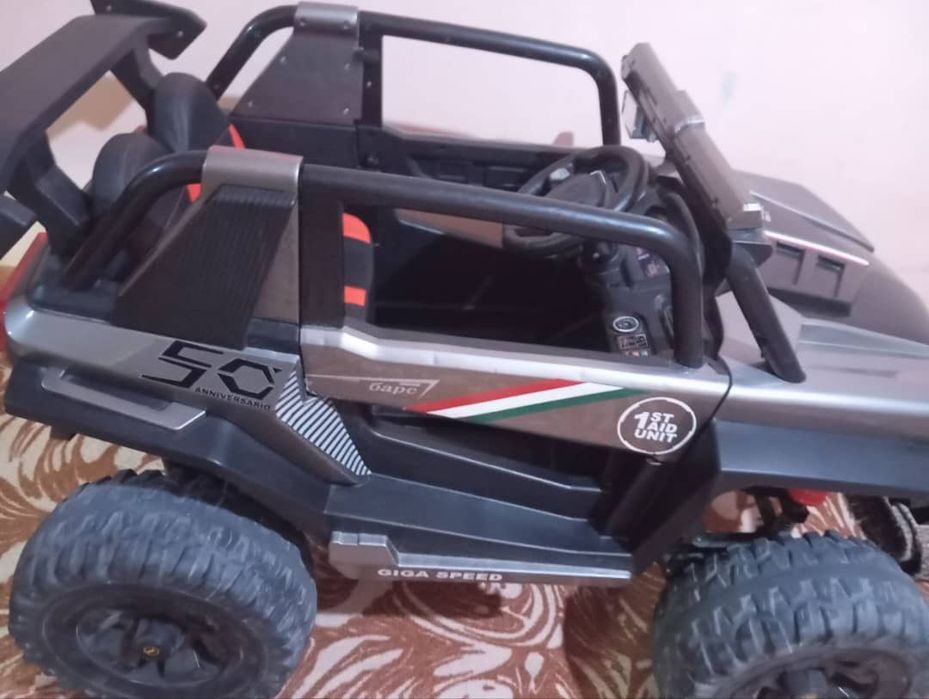 Детский элктромобиль