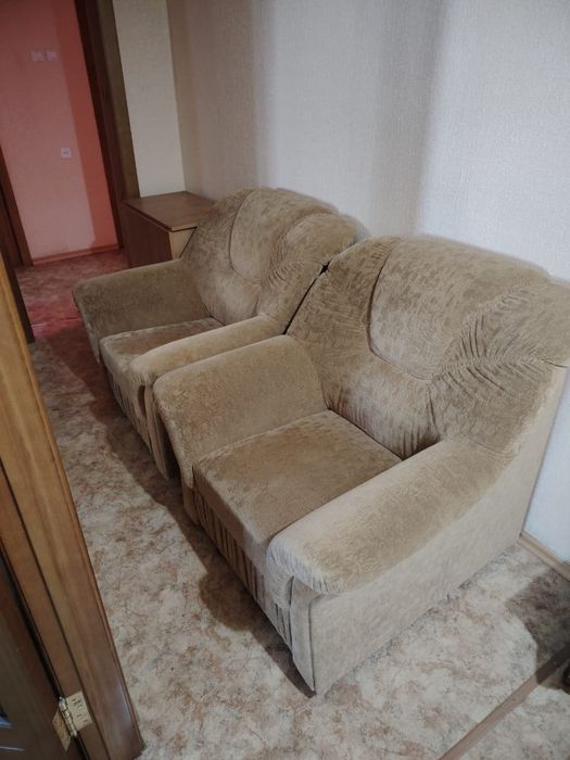 Продам кресла большие
