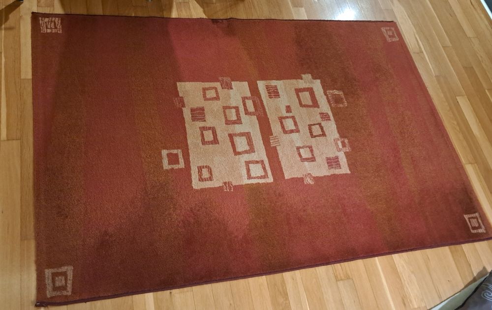 Килим 190/130, много добре запазен