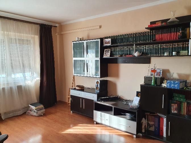 Apartament de închiriat