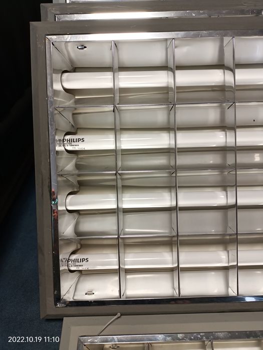 Vând corp de iluminat 5 buc cu neon