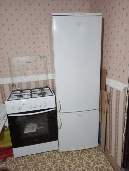 Холодильник  бирюса. 175см в отличном состоянии