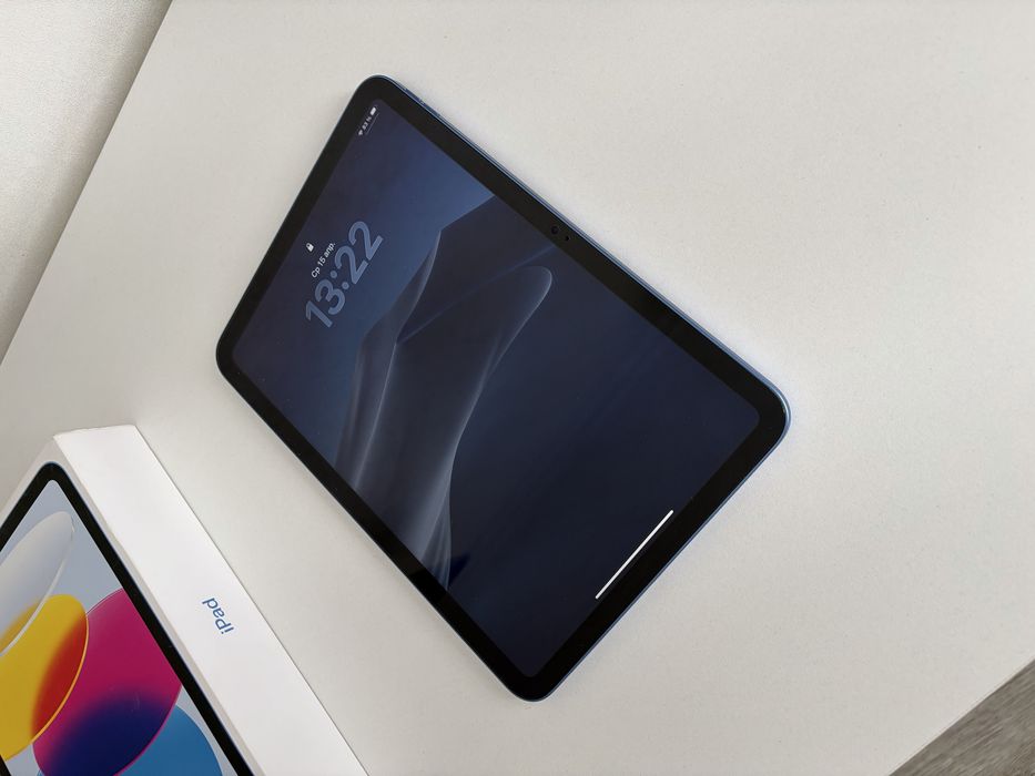 iPad 10 (10.9”, 64GB, Wi-Fi)