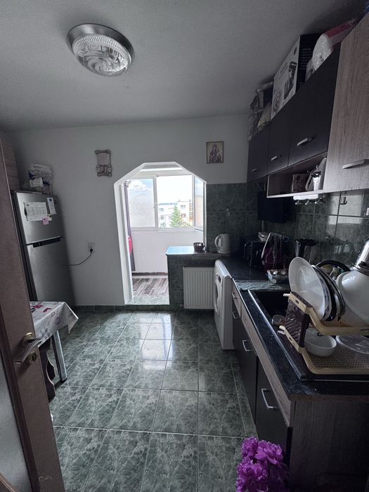 Vand apartament 2 camere + diferenta pe apartament 3 camere Pitesti