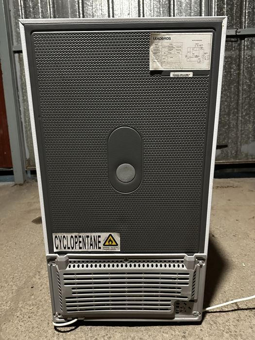 Холодильник продам 90 литров А+ маразильник