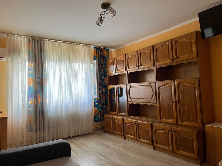 Apartament cu 2 camere recent renovat de inchiriat